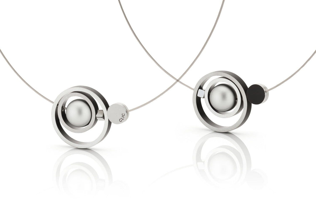 Collana Anelli Intrecciati Nera C187Z