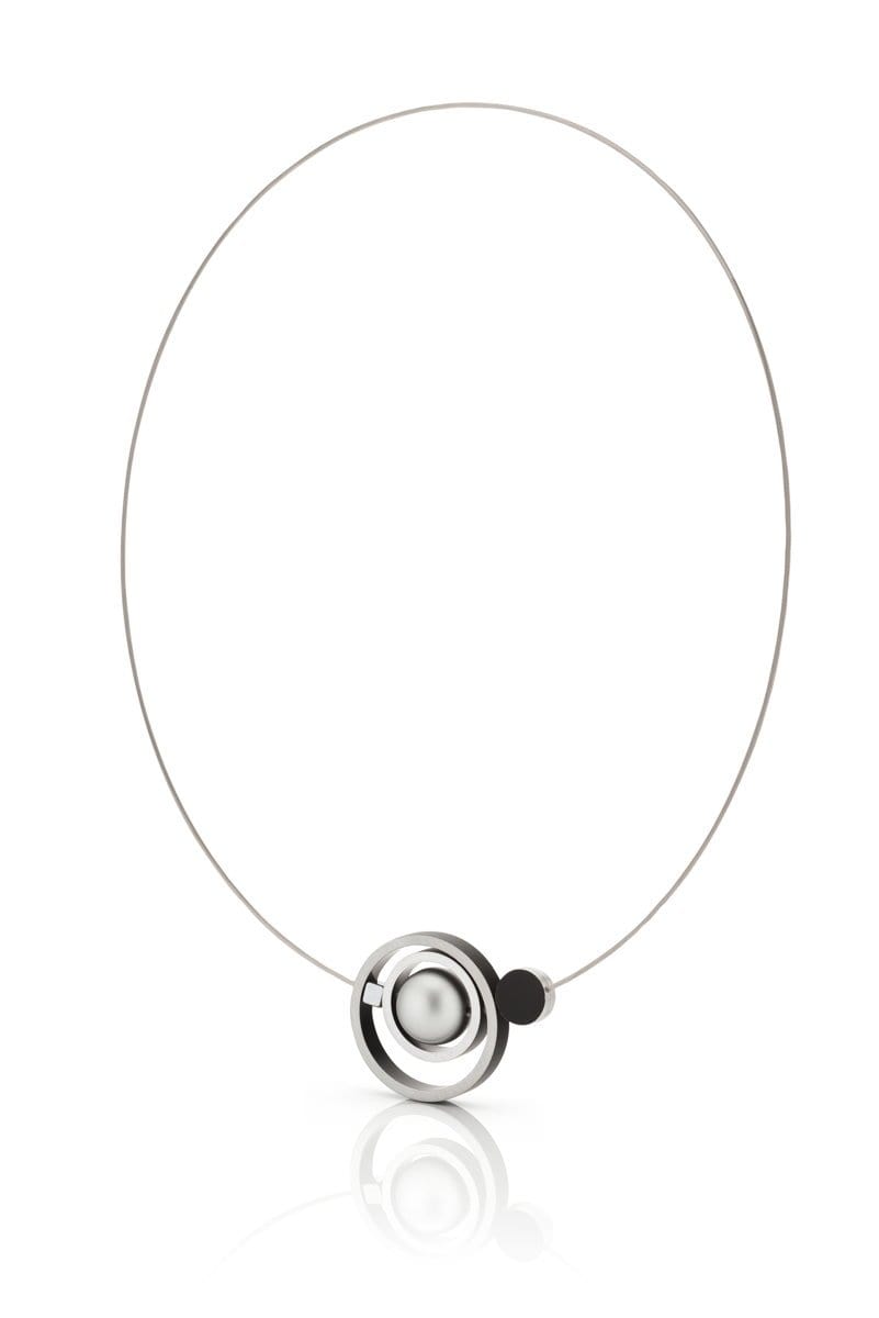 Collana Anelli Intrecciati Nera C187Z