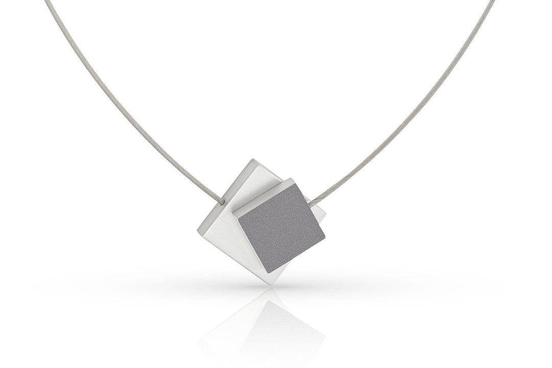Collana quadrata con quadrato colorato C263AG