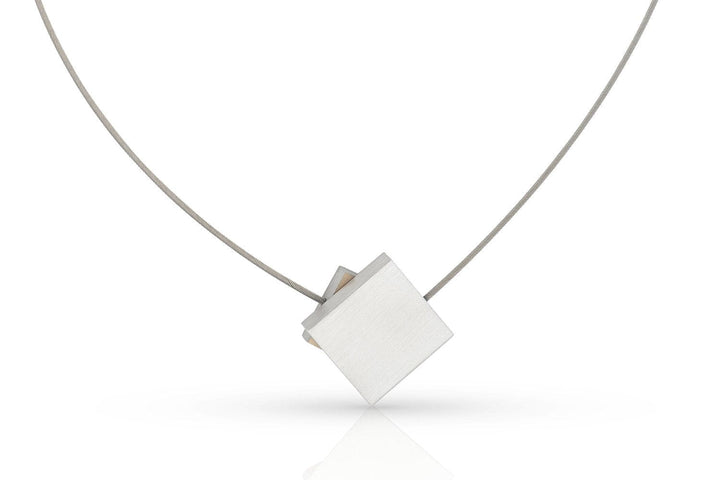 Collana quadrata con quadrato colorato C263AG