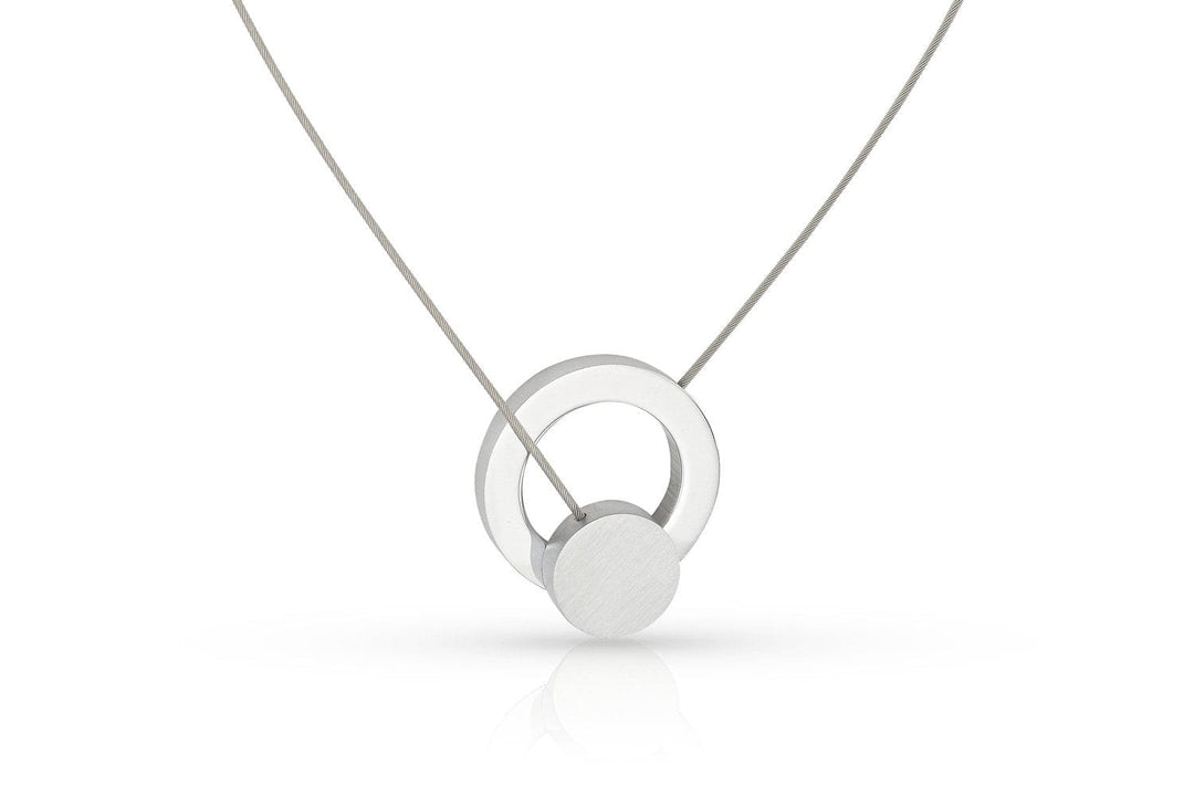 Collana con cerchietto e un anello C266