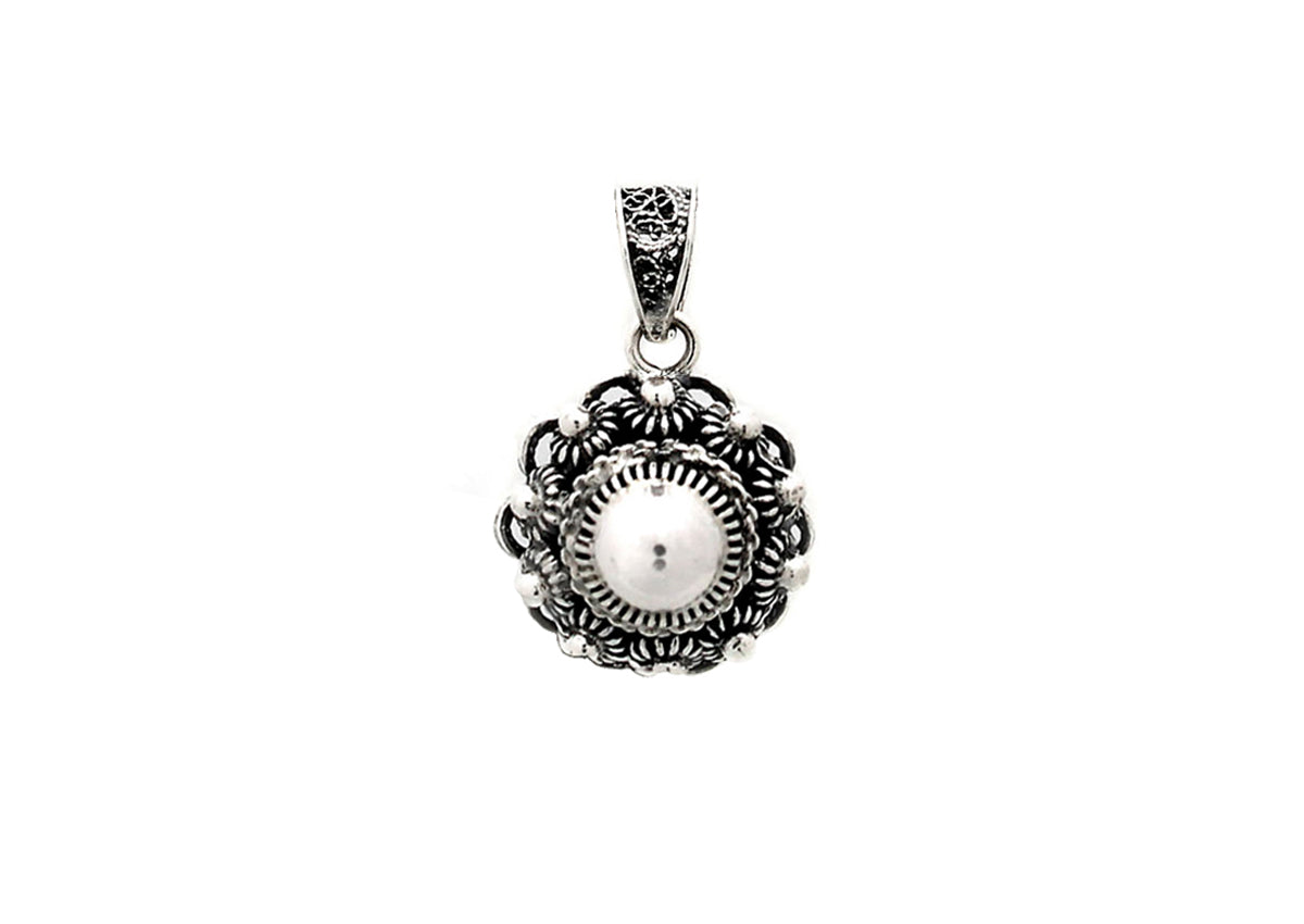 Ciondolo in argento con motivo a Zeeuwse Knoop di 14 mm, decorato con dettagli intagliati.
