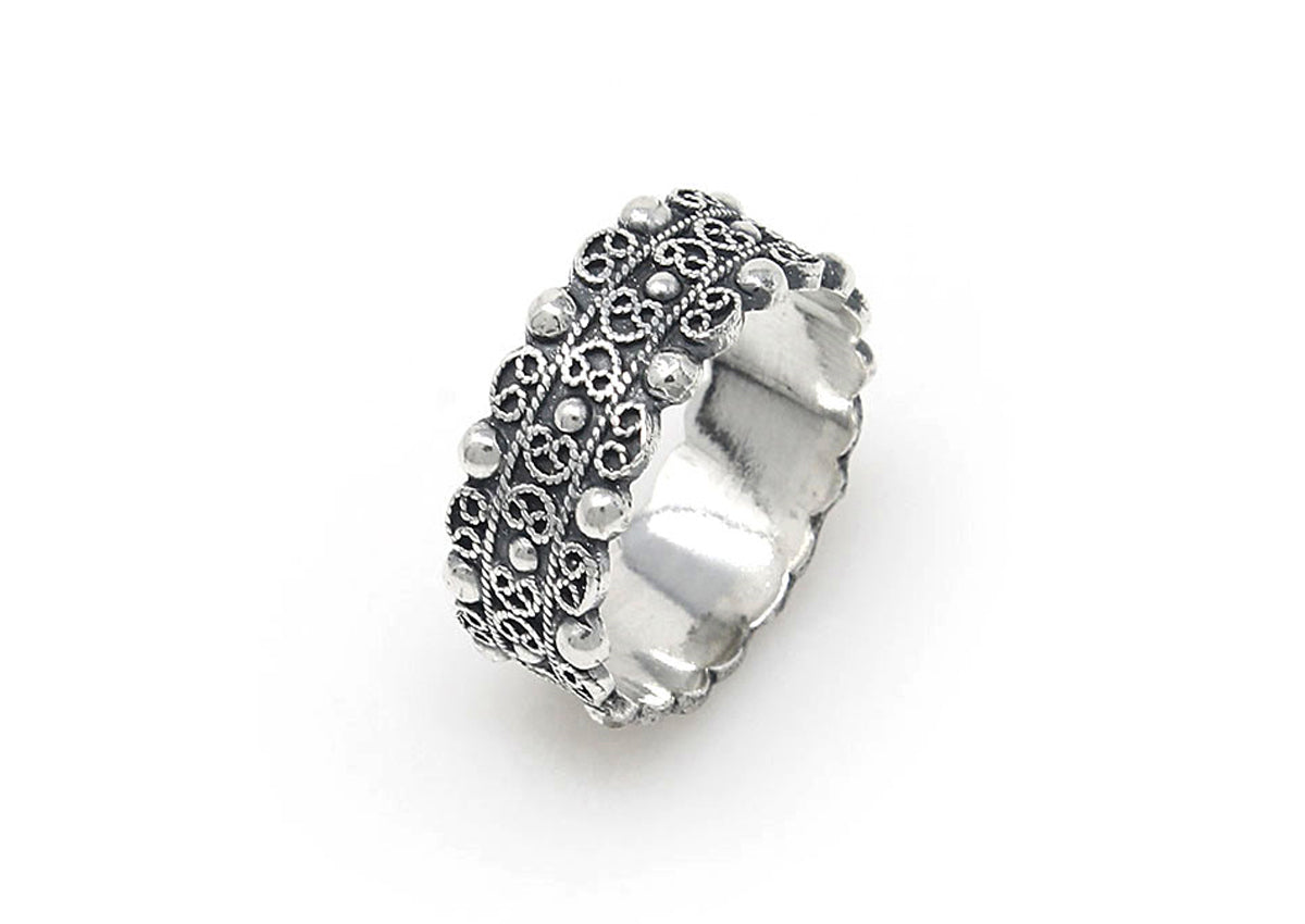 anello in argento con motivo a nodi di Zeeland e finitura opaca