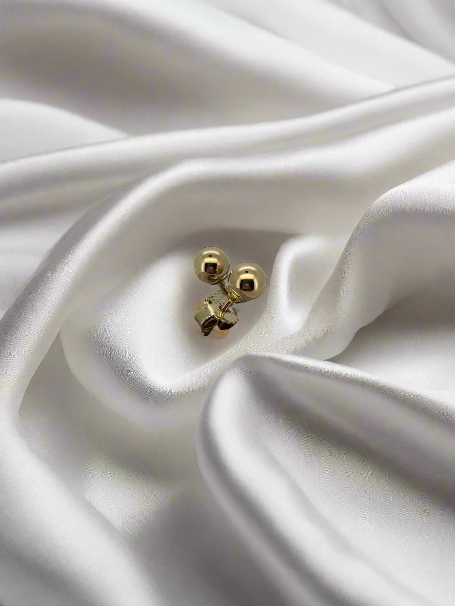 Orecchini vintage in oro 14K con palline, peso 1gr.