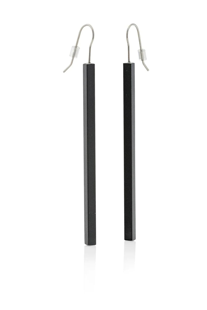Orecchino pendente barrette lunghe nero O38Z