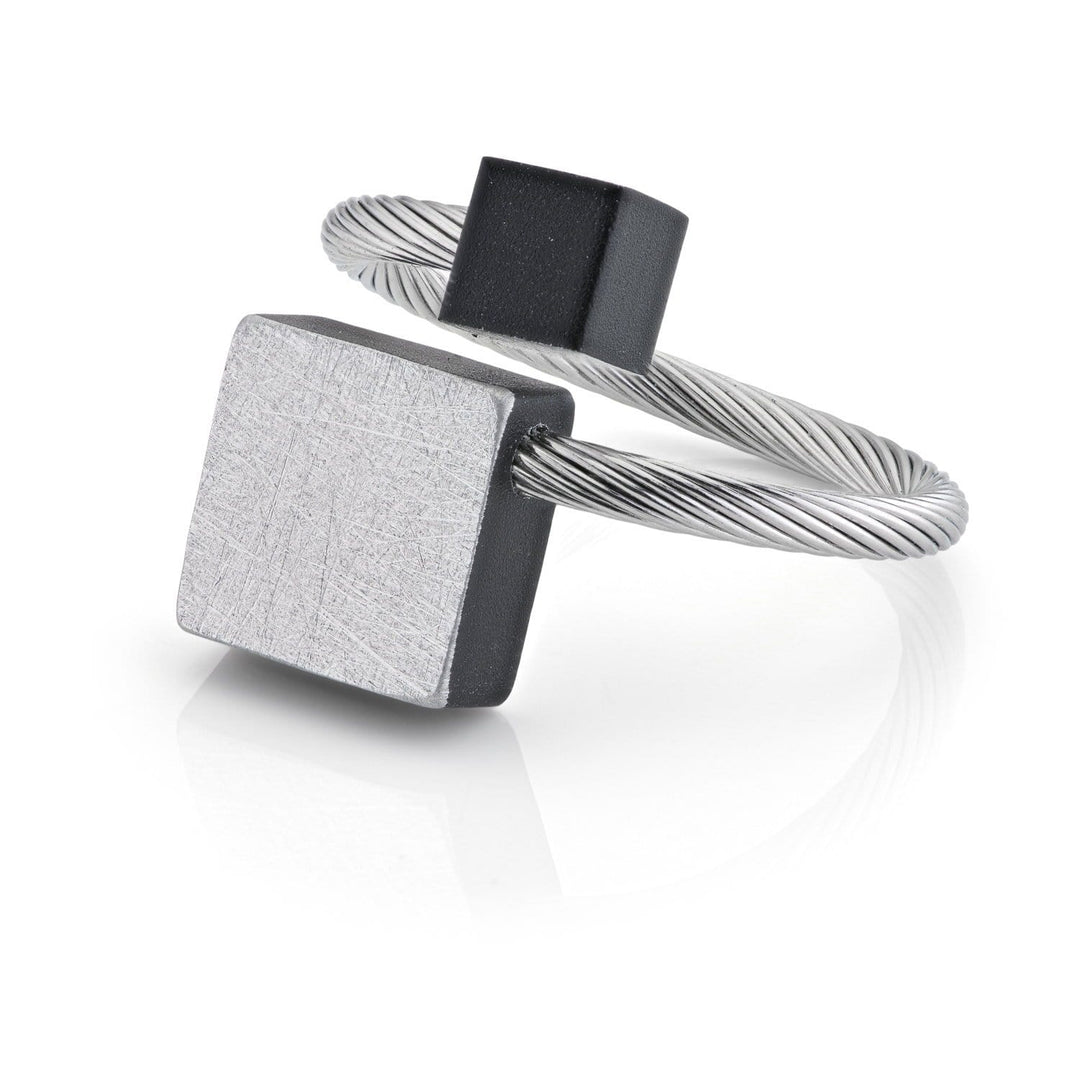 Anello quadrato e cubetto Nero fits most R7Z
