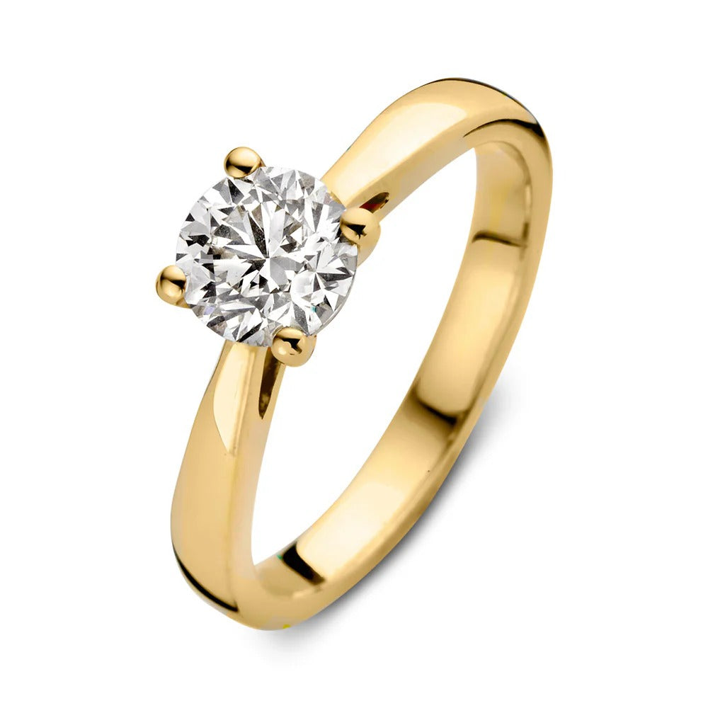 Anello in oro giallo con diamante rotondo da 0,50 carati.