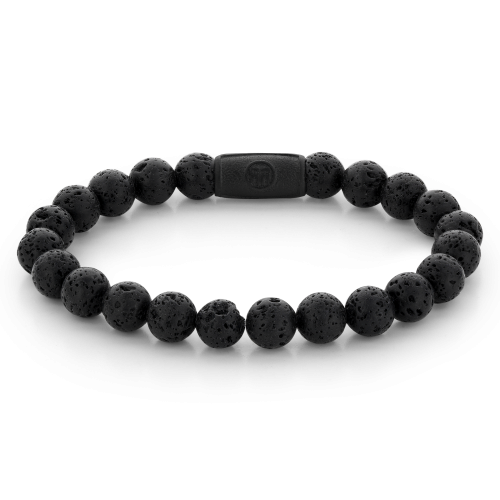 De Rebel & Rose Black Moon - All-Black 8mm Heren Kralen Armband heeft zwarte, poreuze lavasteen kralen en een rechthoekige zwarte sluiting, elegant weergegeven op een effen witte achtergrond.