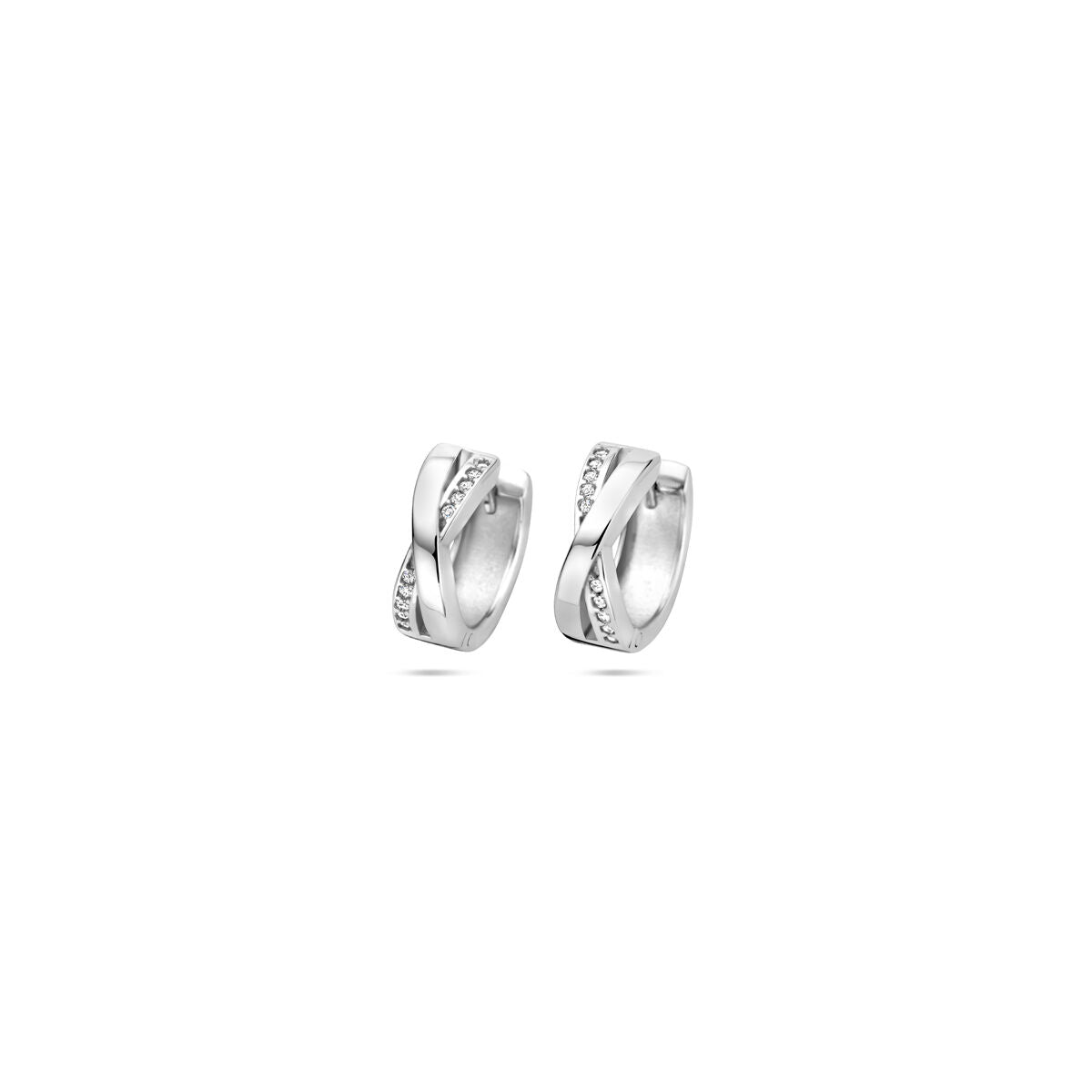 Orecchini alla creola in argento rodiato con zircone, diametro di 13 mm.