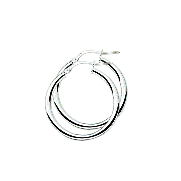 Orecchini alla creola in argento rodiato con forma tubolare e finitura lucida.