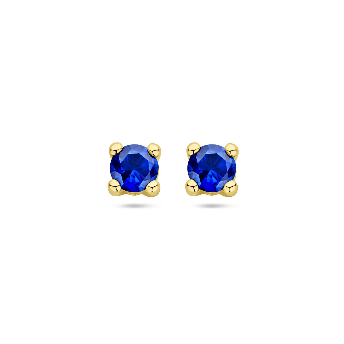 Orecchini in oro giallo 14K con zaffiri sintetici blu.