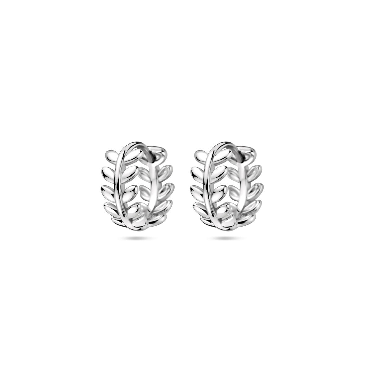 Zilveren klapoorringen met bladerenmotief, 12 mm, gerhodineerd afwerking.