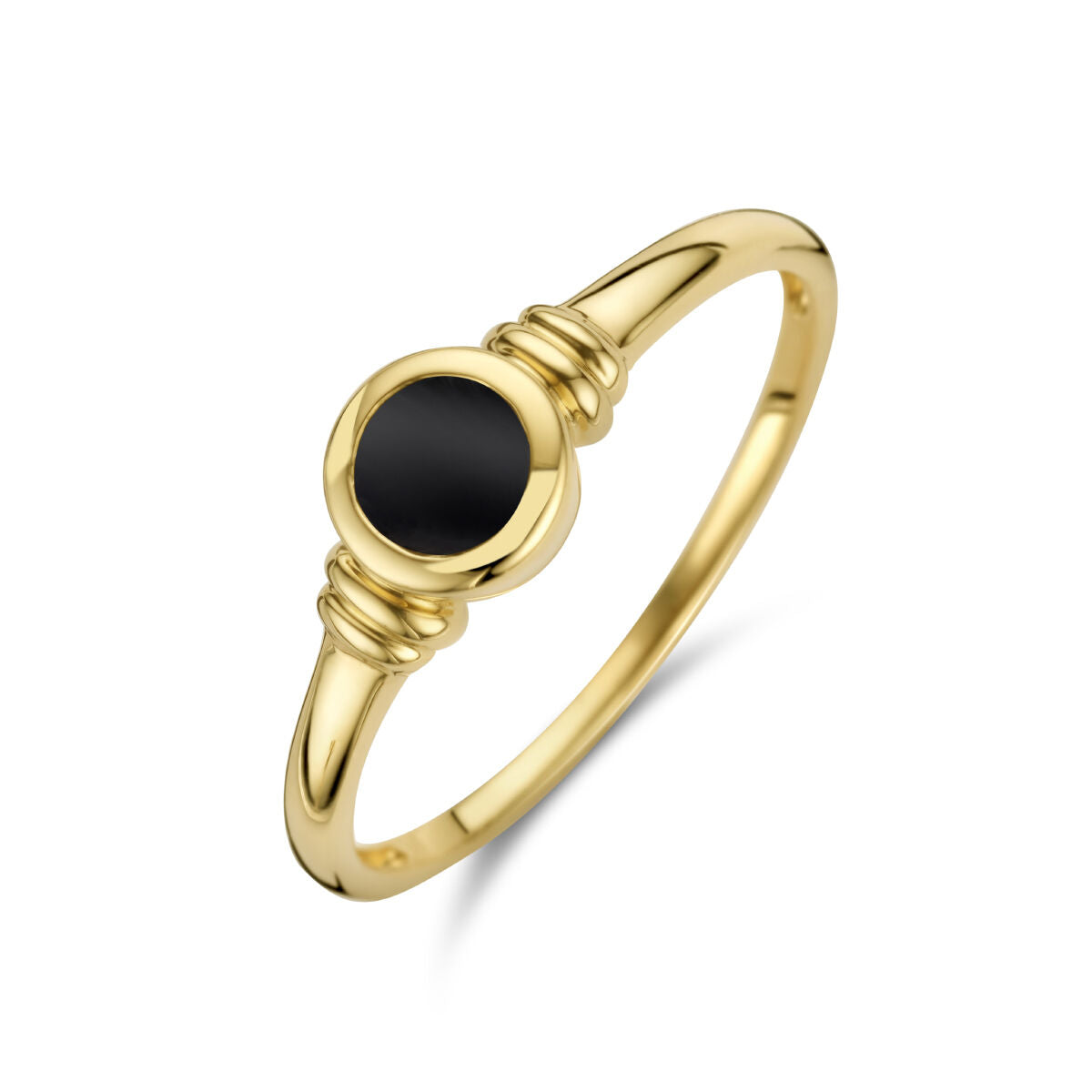 Anello in oro giallo 14K con onice nero centrale e dettagli incisi.