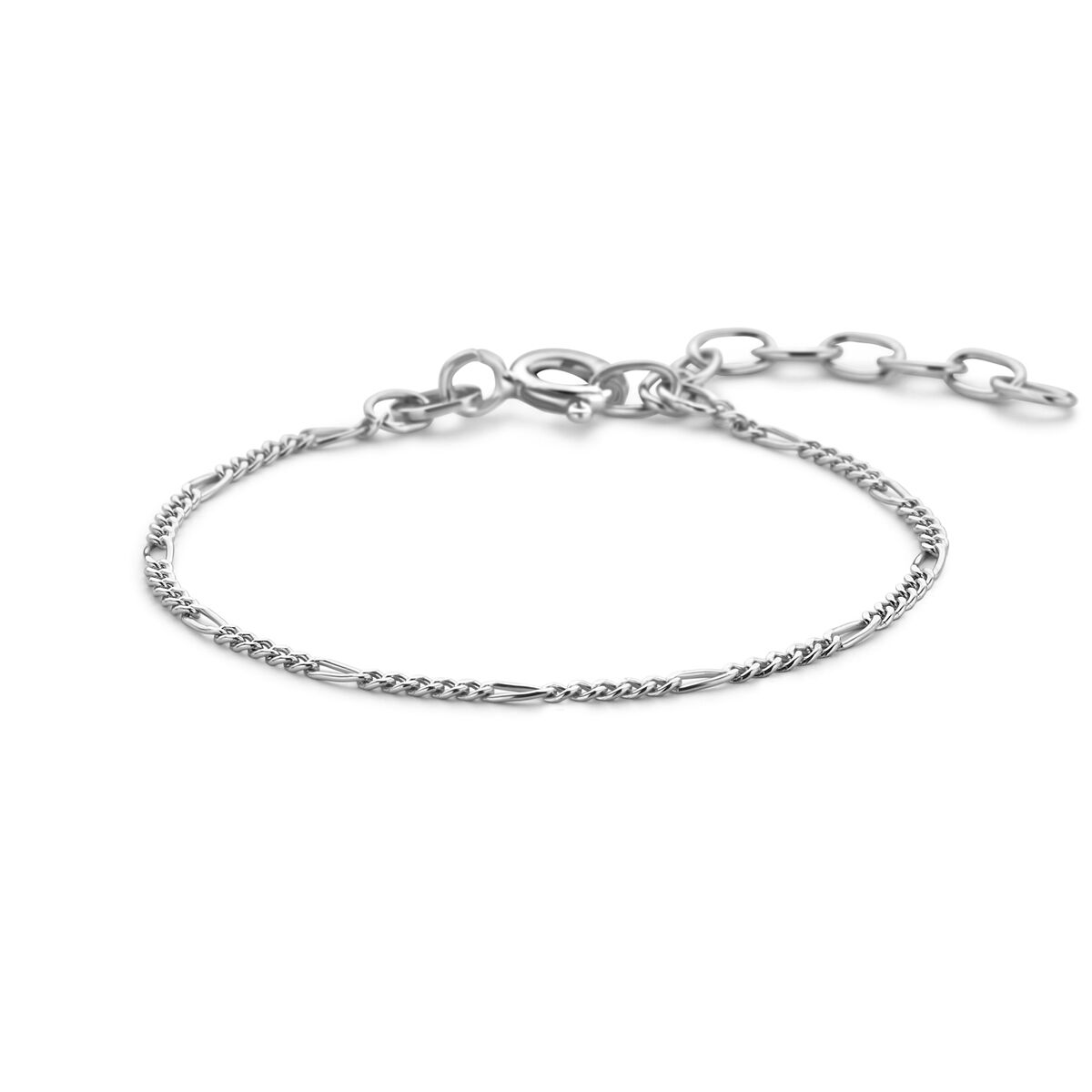 Bracciale figaro in argento rodiato, 1,5 mm di larghezza, con chiusura a moschettone e catena di estensione.