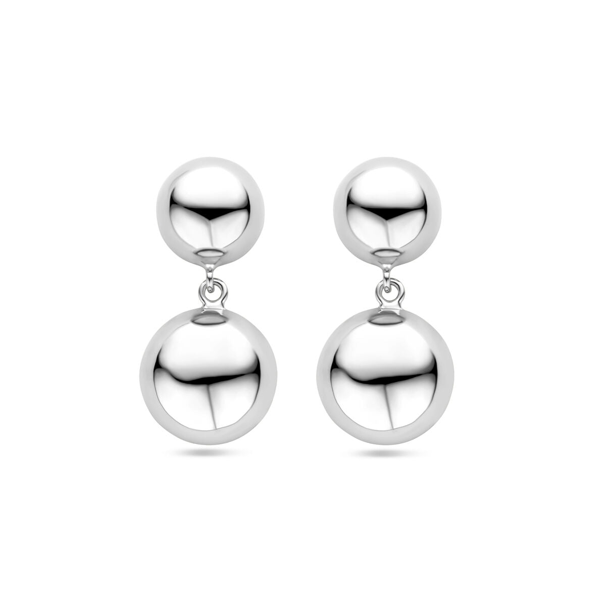 Orecchini pendenti a catena in argento rodiato con due sfere, una più piccola sopra e una più grande sotto.