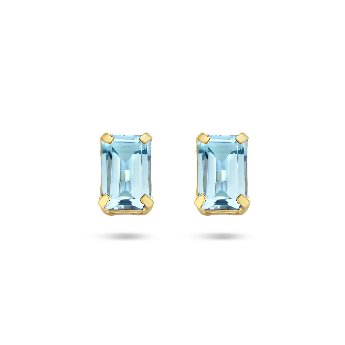Orecchini in oro giallo 14K con topazi blu a forma rettangolare.