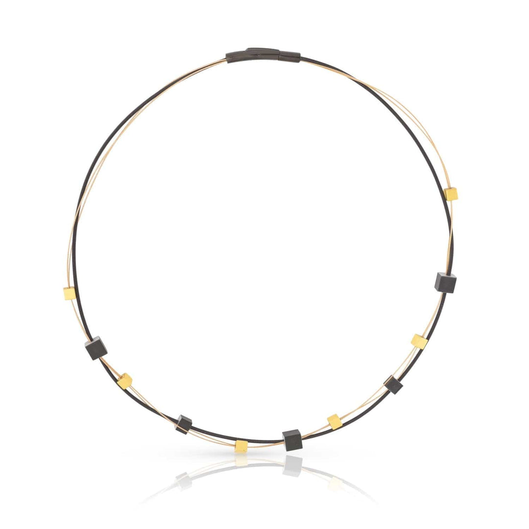Collana cubetti giocosi color oro | nero C257Z