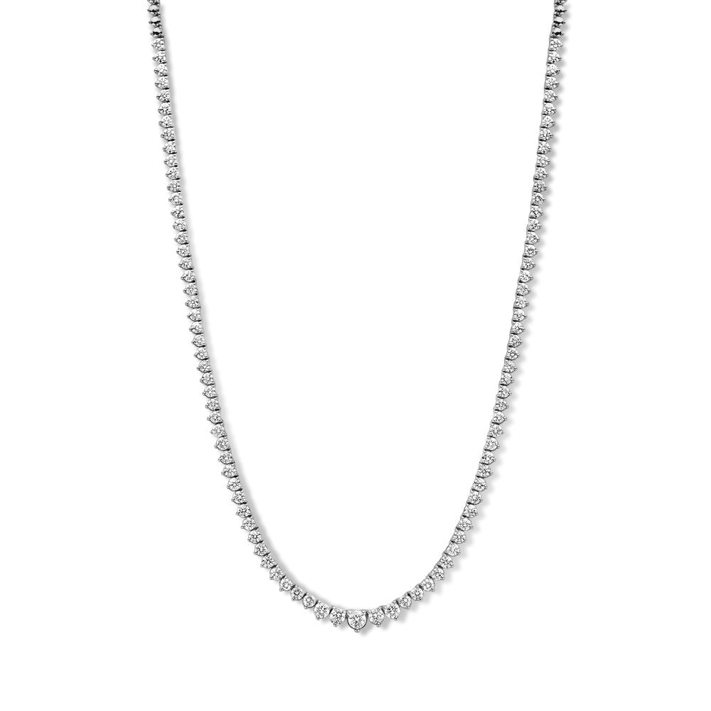 Collana in oro bianco con diamanti da 5,00 carati, design elegante e lucido.