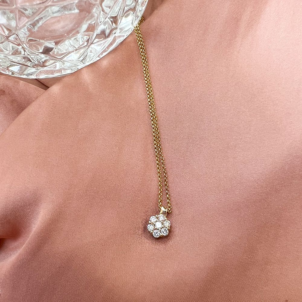 Collana in Oro Giallo con Ciondolo di Diamanti in Castone Entourage - 14 Carati