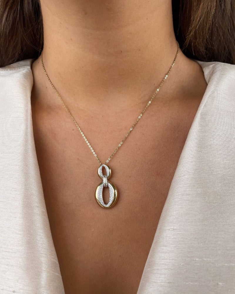 Lussuoso Ciondolo in Oro Giallo con Diamanti e Elegante Collana – Splendore Senza Tempo
