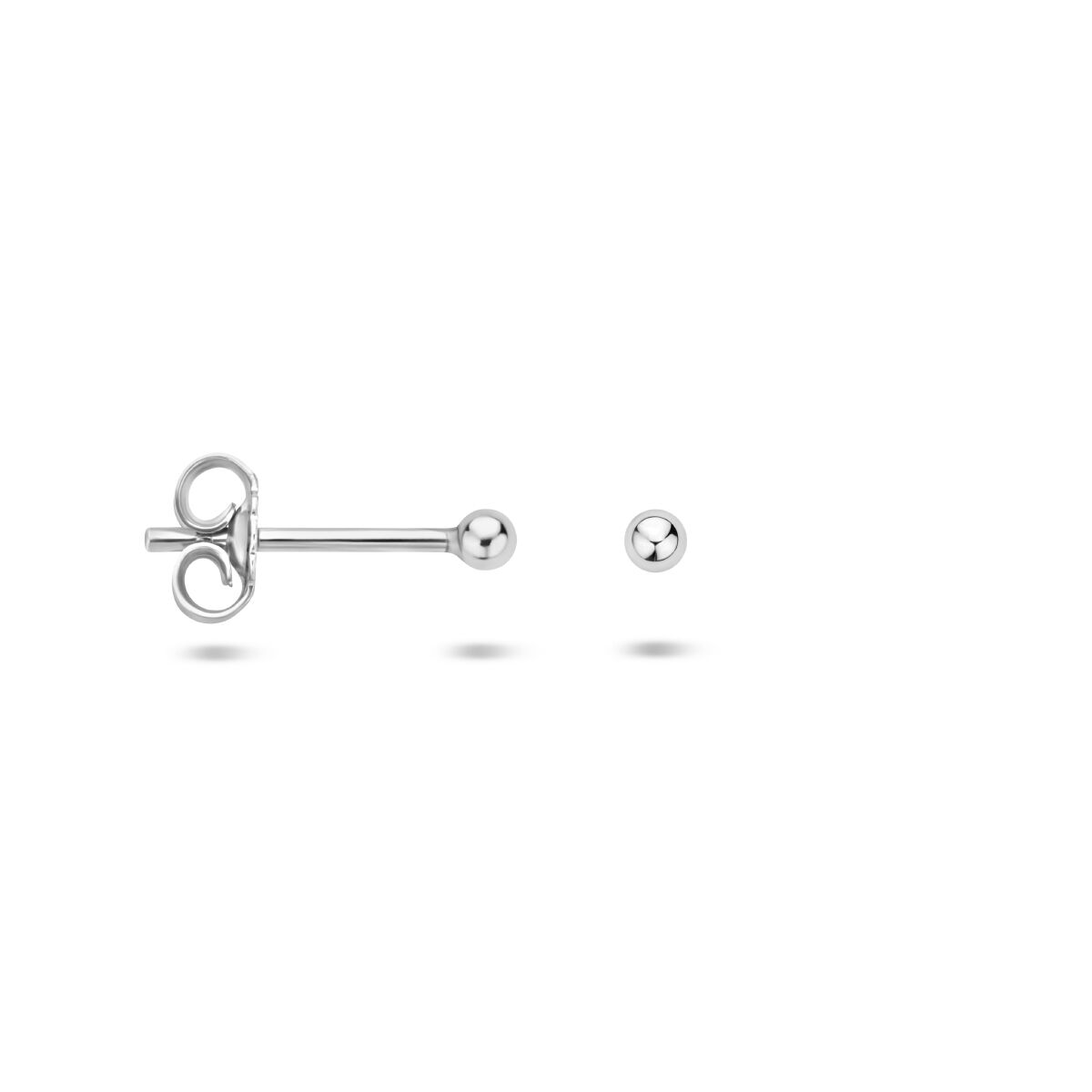 Een paar Van der Kooij Collectie oorknoppen bolletje zilver gerhodineerd studs, één afgebeeld met de achterkant en één vanaf de voorkant, met kleine bolvormige uiteinden, weergegeven op een effen witte achtergrond.