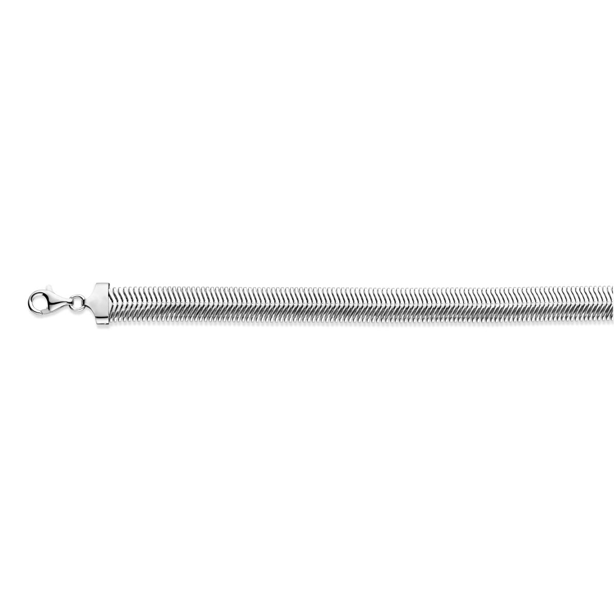 Zilveren slangarmband van 10 mm met gerhodineerde afwerking en sluiting.