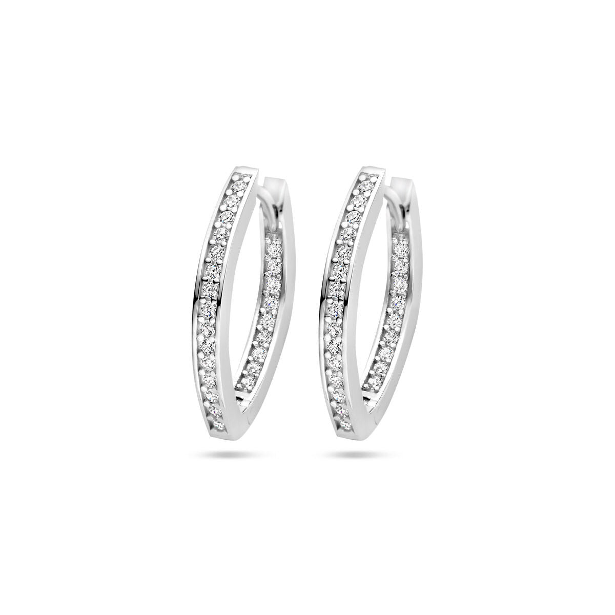 Orecchini alla creola in argento rodiato con zircone, forma ovale e finitura lucida.