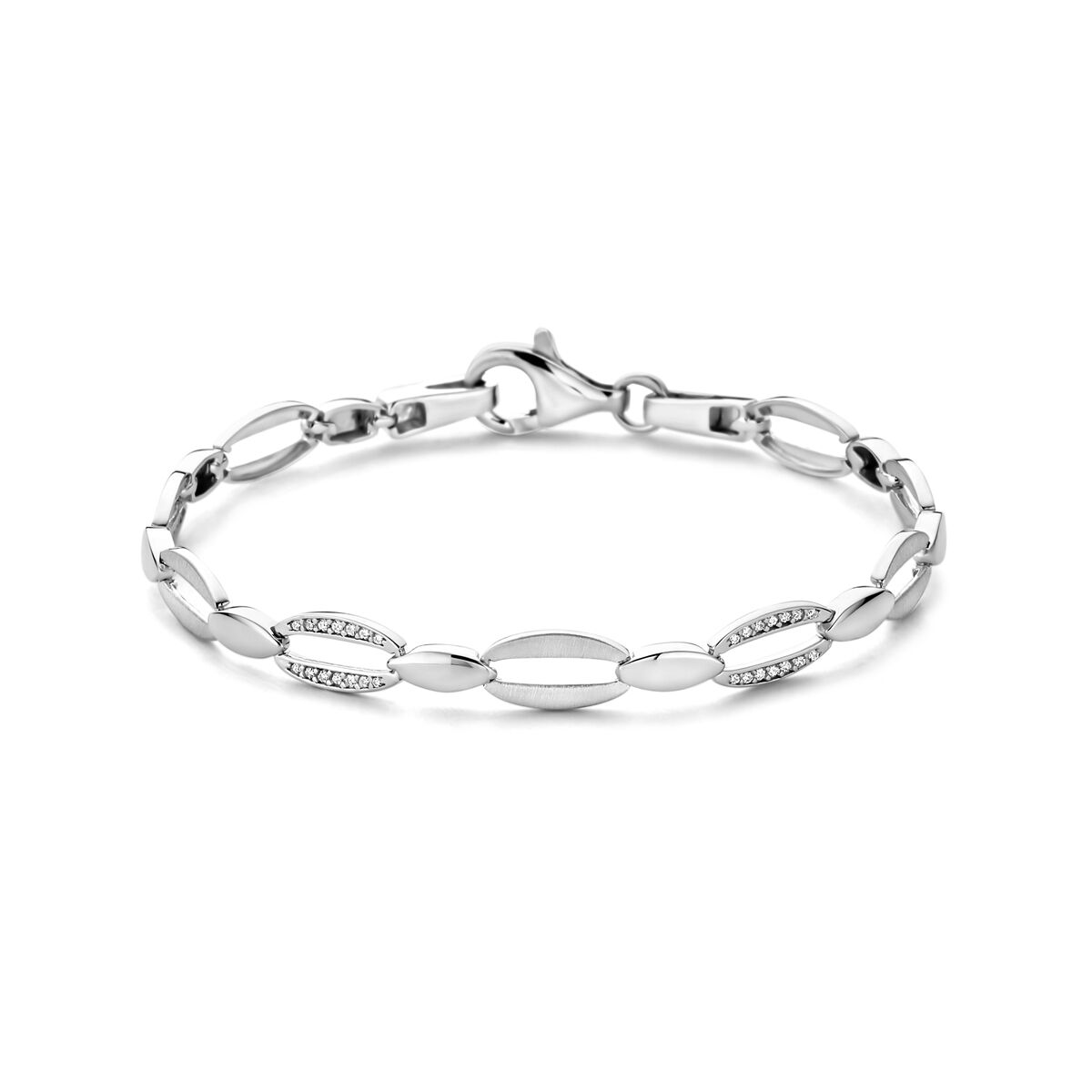 Bracciale argentato con maglie ovali lucide e opache, decorato con zirconi.