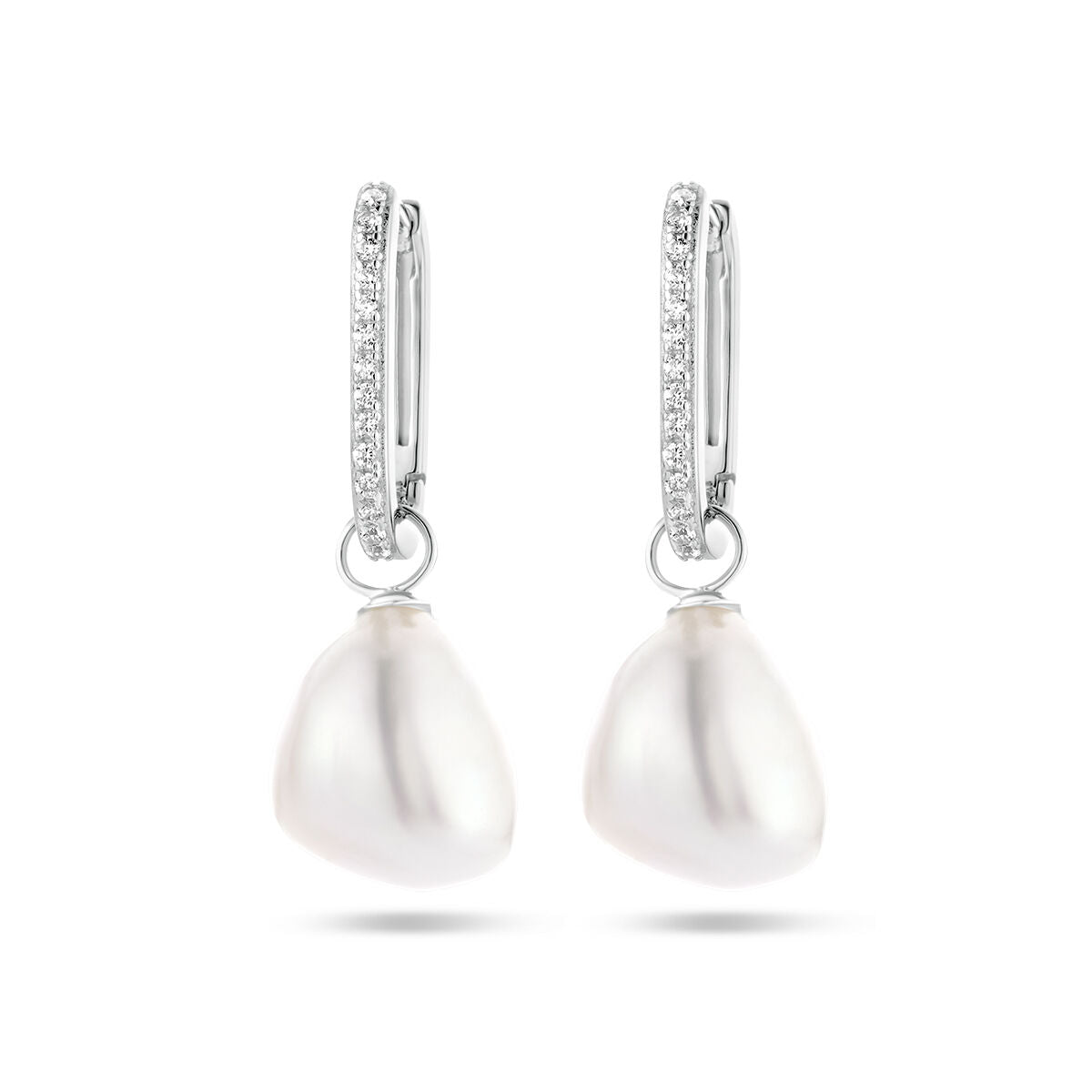 Orecchini pendenti in argento rodiato con perla barocca e zirconi.