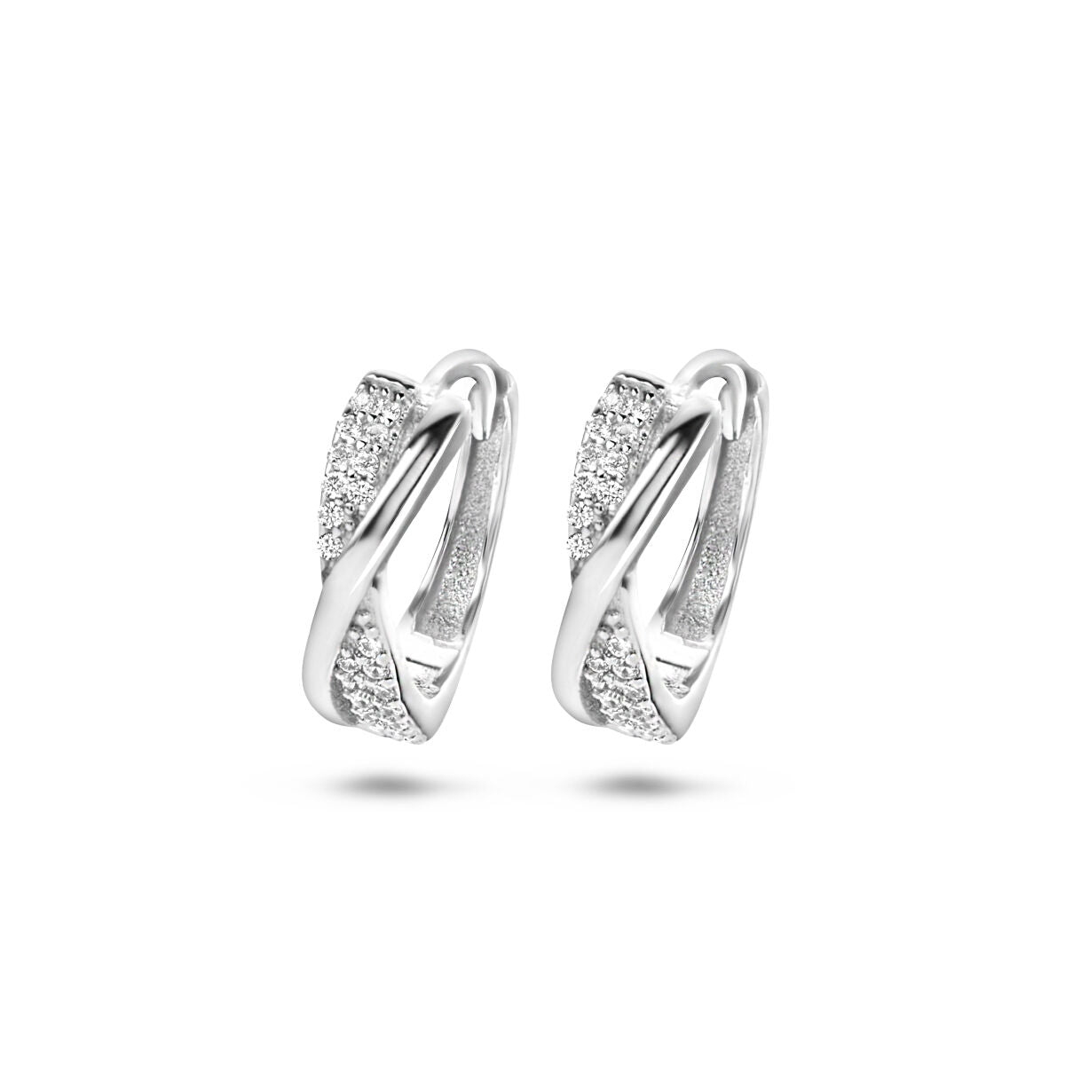 Orecchini alla creola in argento rodiato con zircone, design intrecciato.
