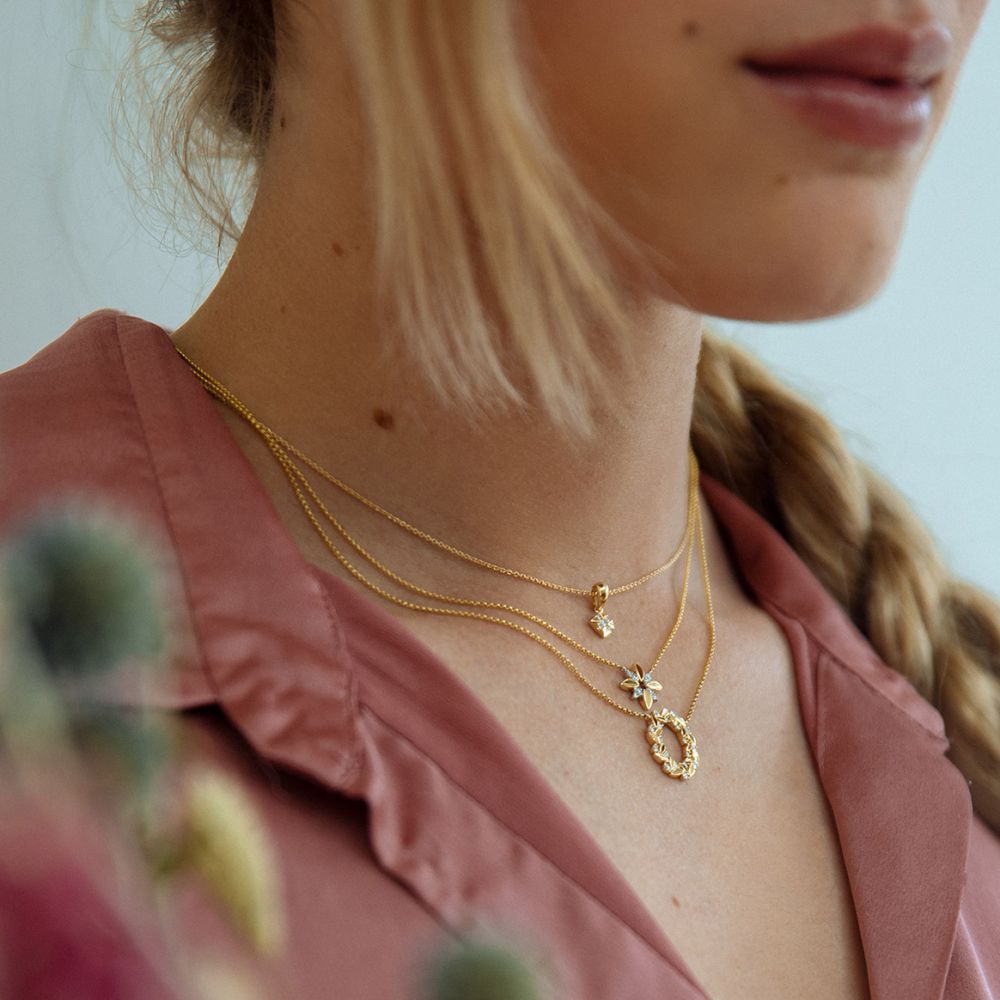 Ciondolo in oro giallo con diamante – Eleganza discreta