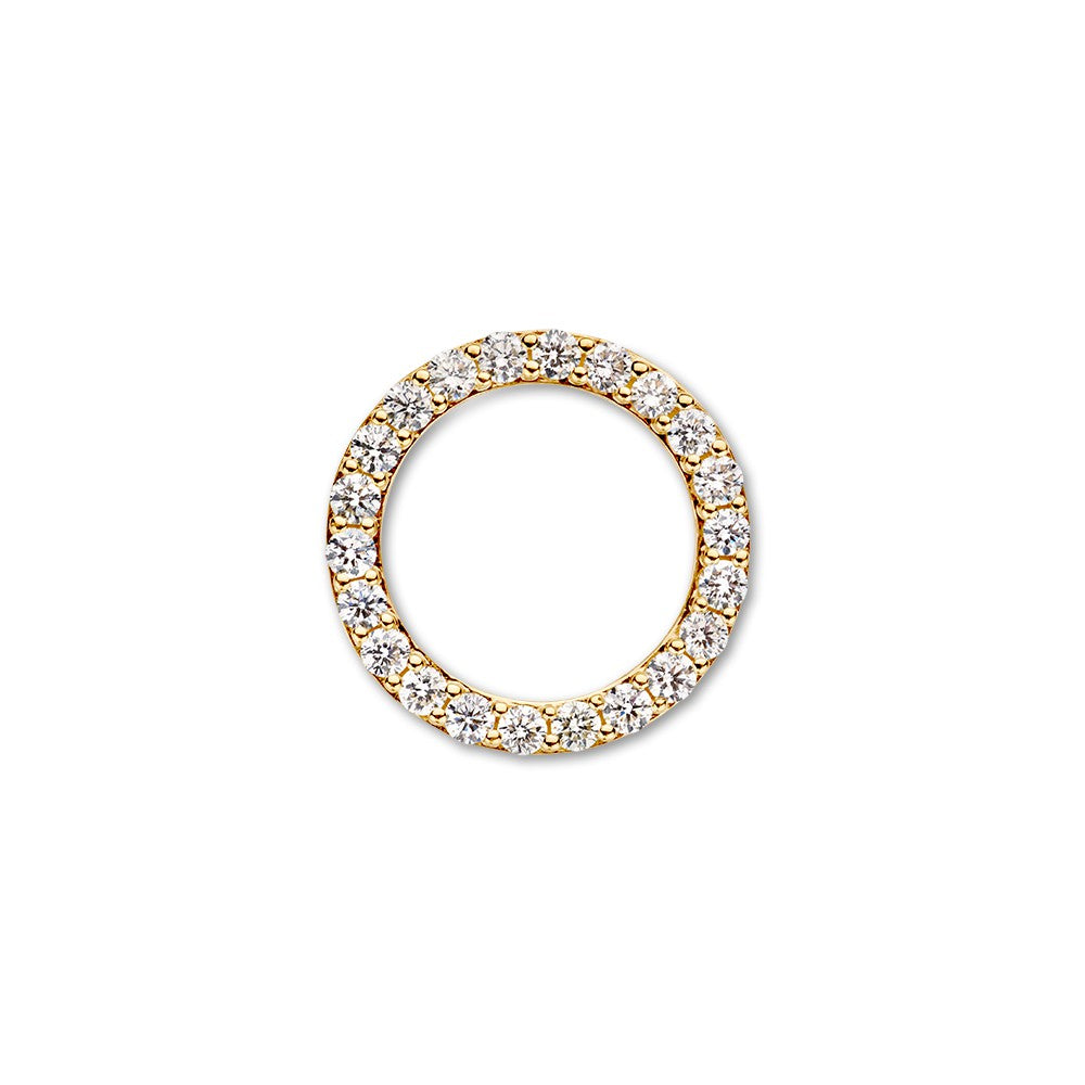 Ciondolo rotondo in oro giallo con diamanti scintillanti da 0,74 ct e occhielli nascosti.