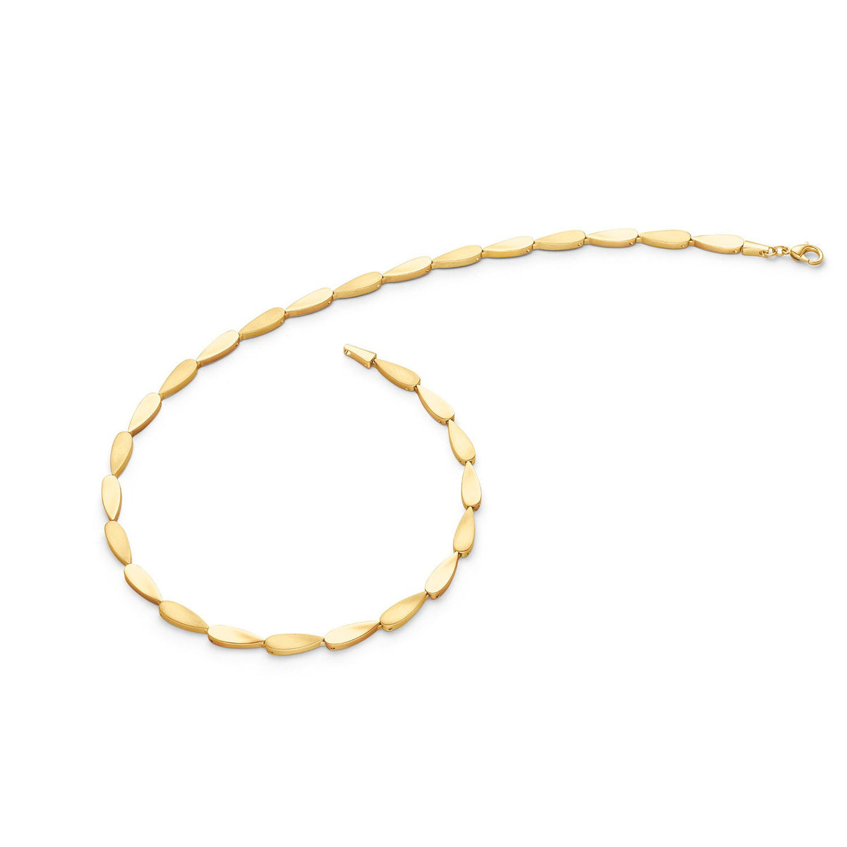 Collana in titanio dorato con elementi ovali lucidi e finitura opaca.