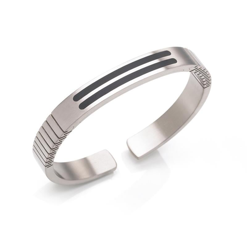 Bracciale in titanio con dettagli in smalto nero e finitura lucida.