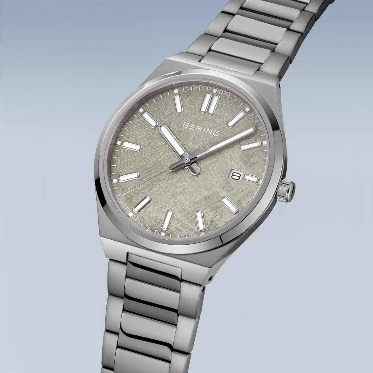 Bering orologio da uomo quadrante grigio 17639-777