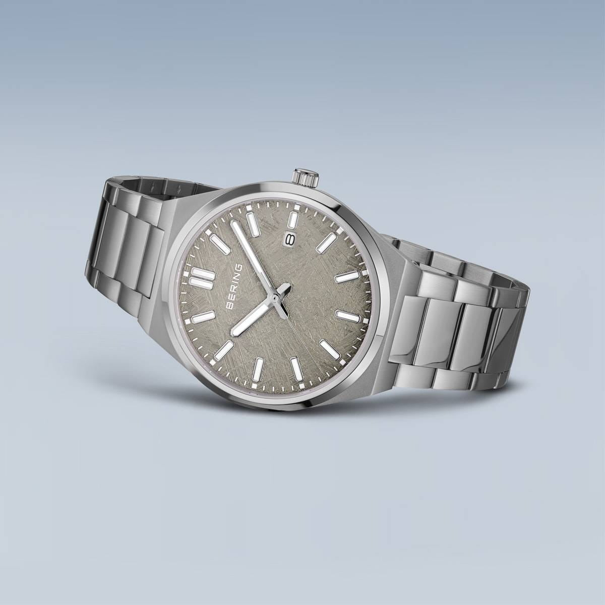 Bering orologio da uomo quadrante grigio 17639-777