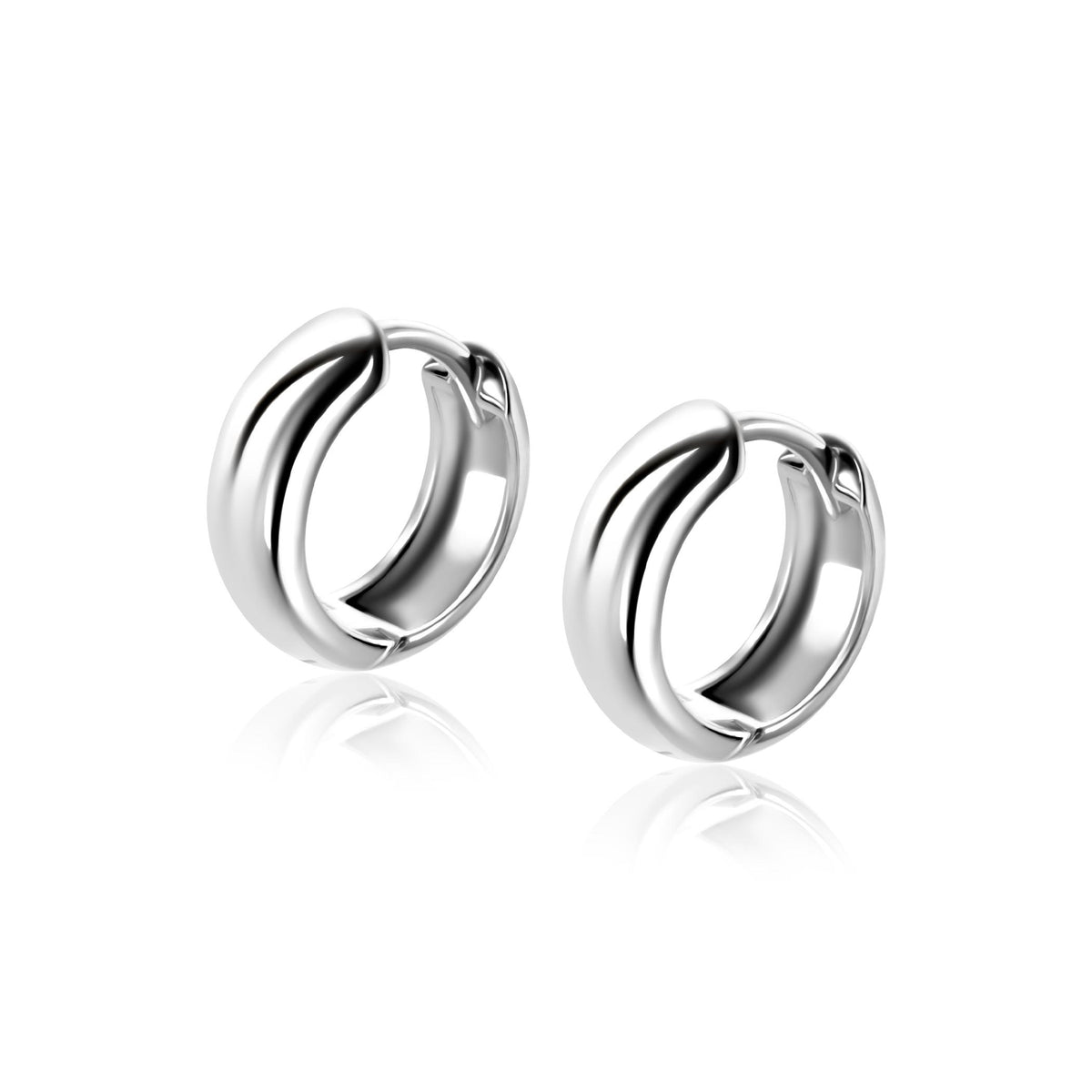 Orecchini in argento con forma curva e finitura lucida.