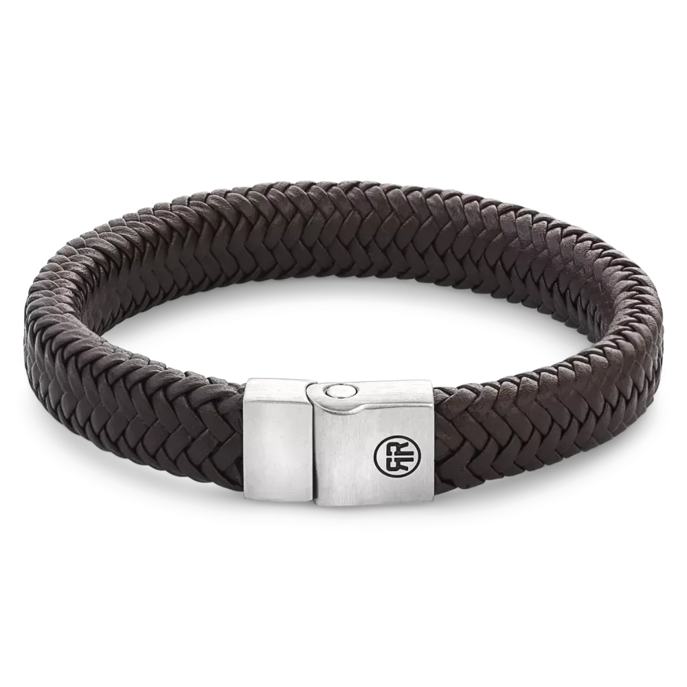 Bracciale in metallo con intreccio a spina di pesce marrone opaco e chiusura argentata.