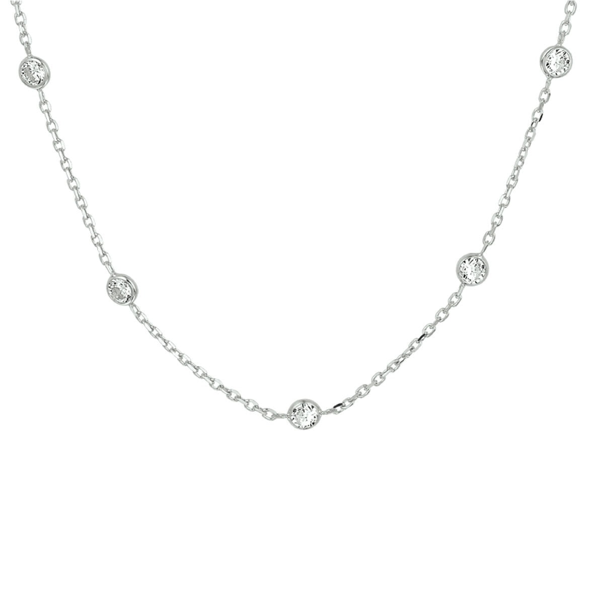Collana ancorata in argento rodiato 925 con zirconi, caratterizzata da un design delicato.