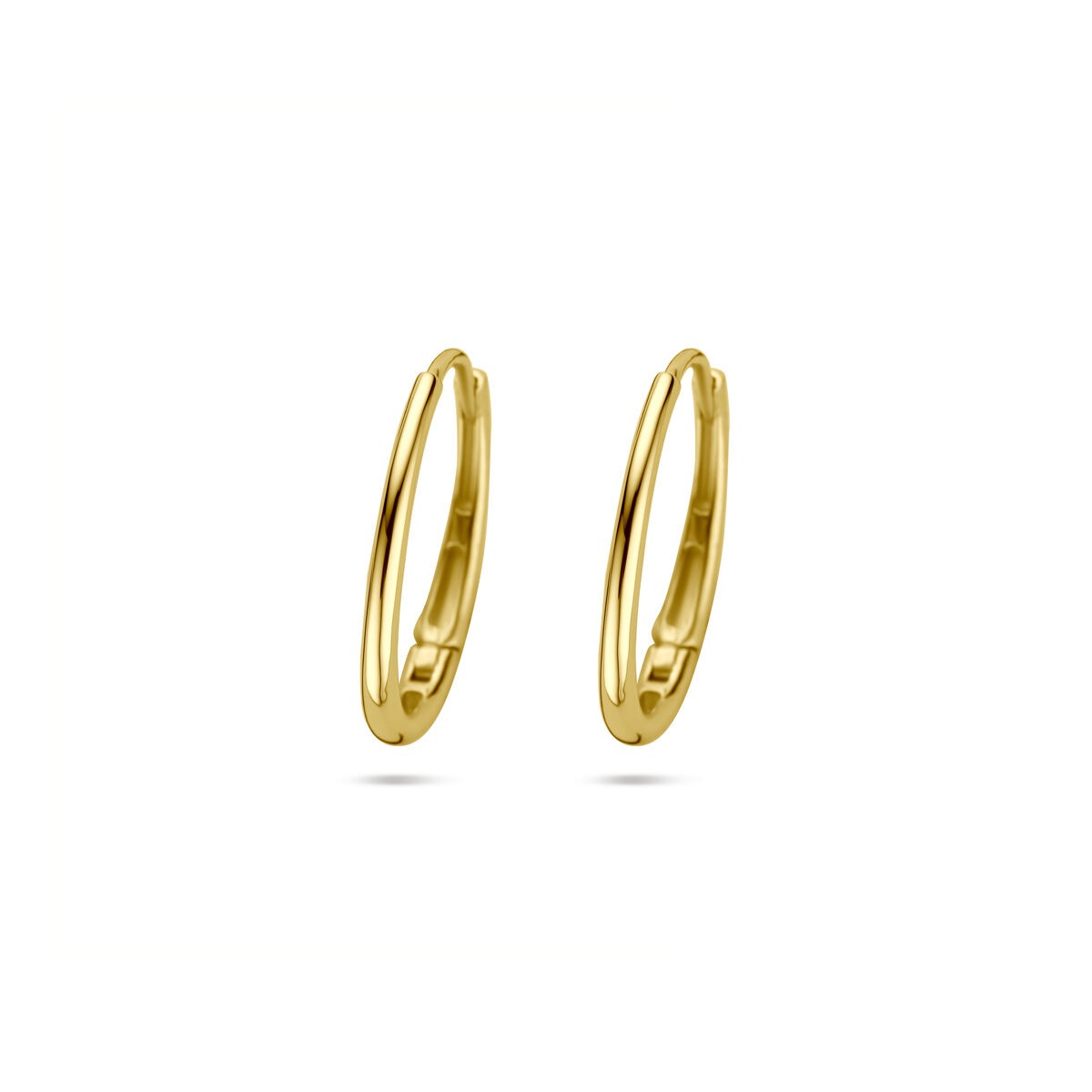 Orecchini in oro giallo 14k con chiusura a scatto, forma ovale e finitura lucida.