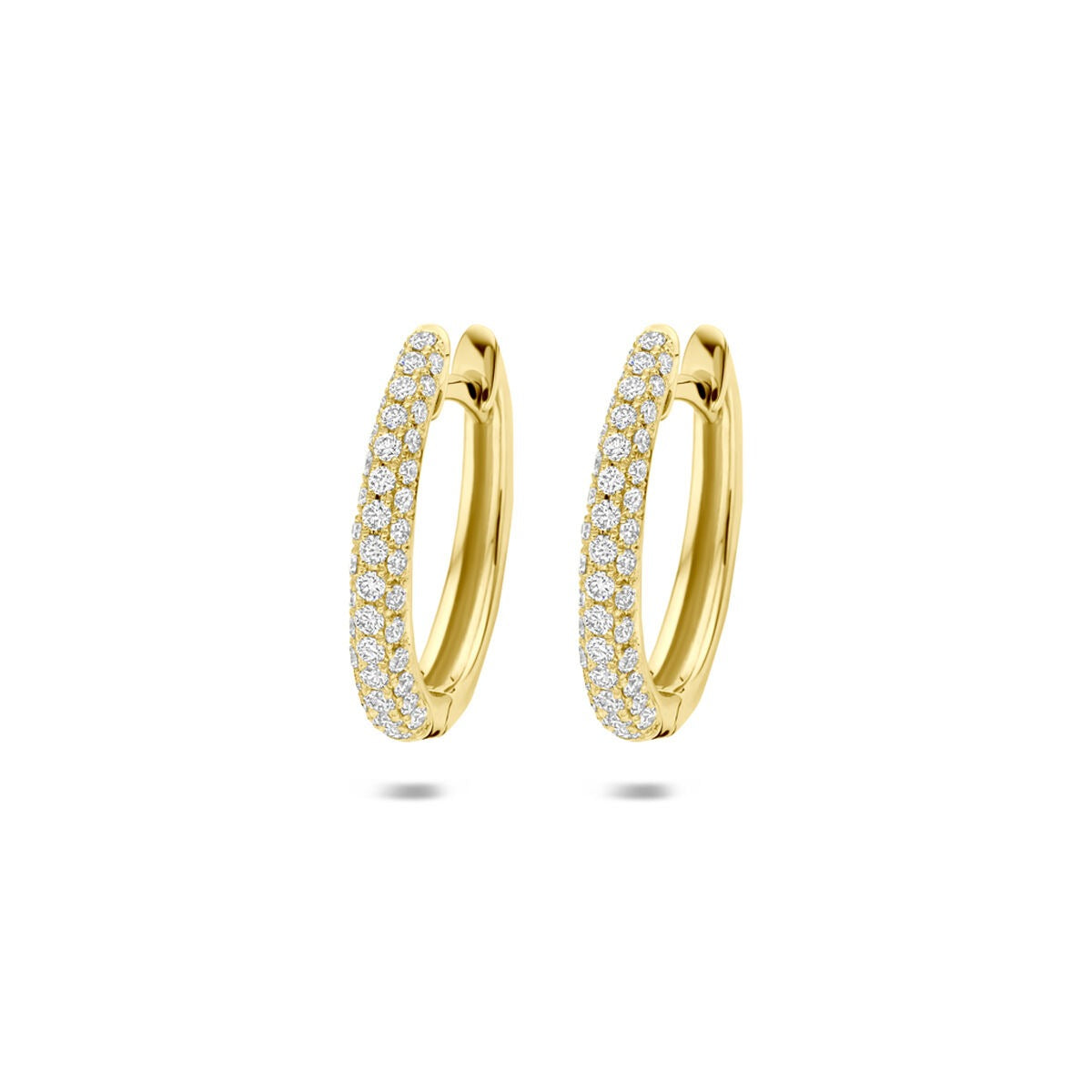 Orecchini alla creola in oro 14k con diamanti incastonati.