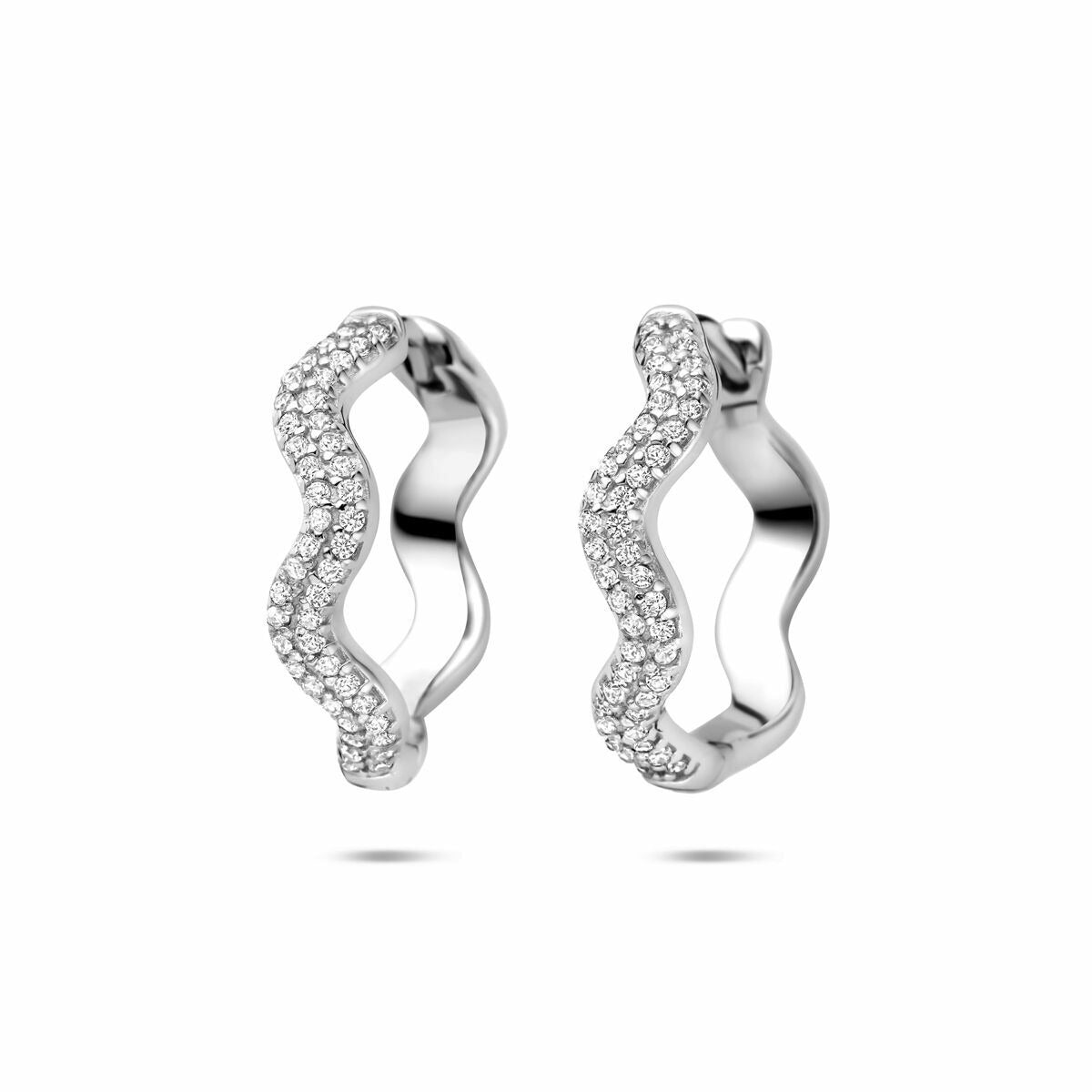 Orecchini argentati con zircone, forma ondulata, diametro di 20 mm.