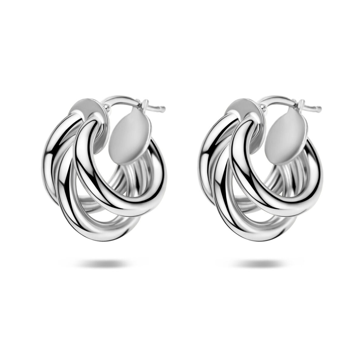 Orecchini in argento 925 rodiato con design intrecciato e chiusura a scatto.