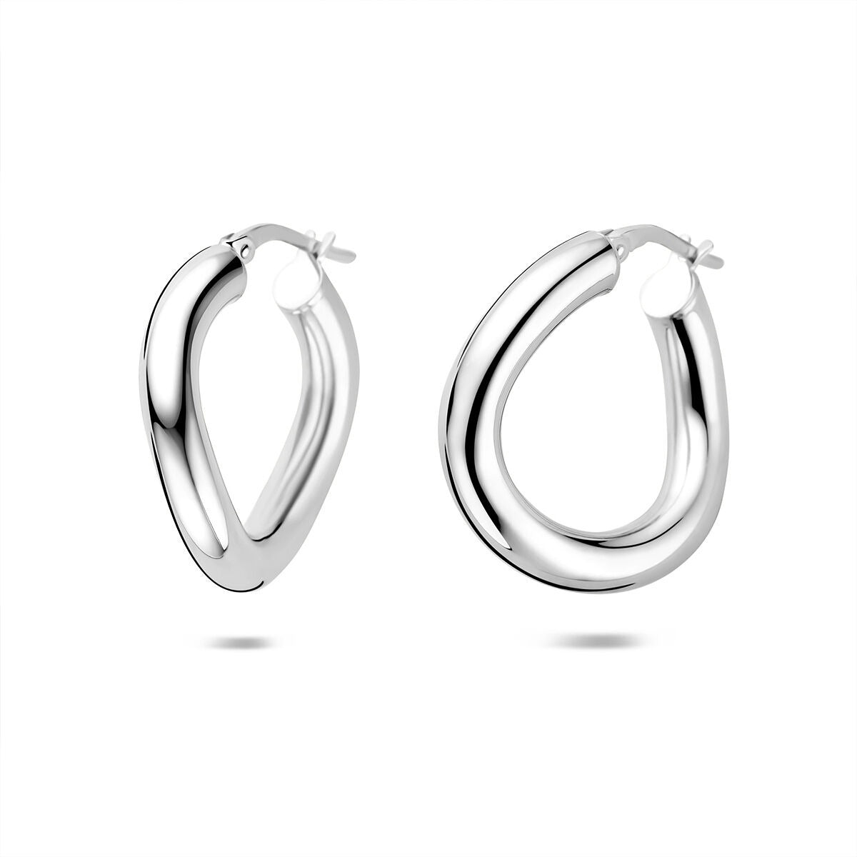 Orecchini alla creola in argento 925 rodiato con forma a goccia.