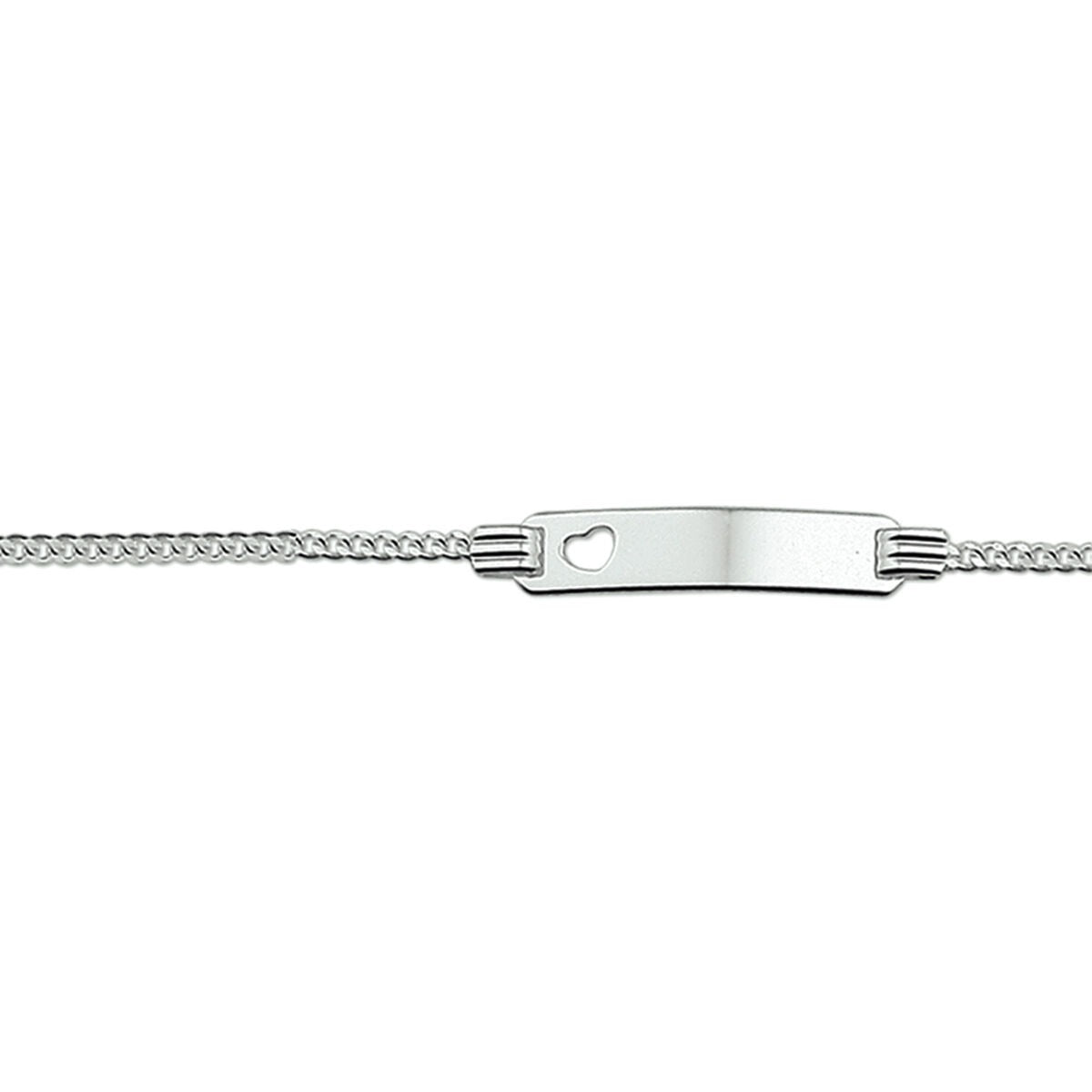 Gerhodineerde zilveren kinder graveerarmband met een hartvormige uitsparing en een gevlochten band.