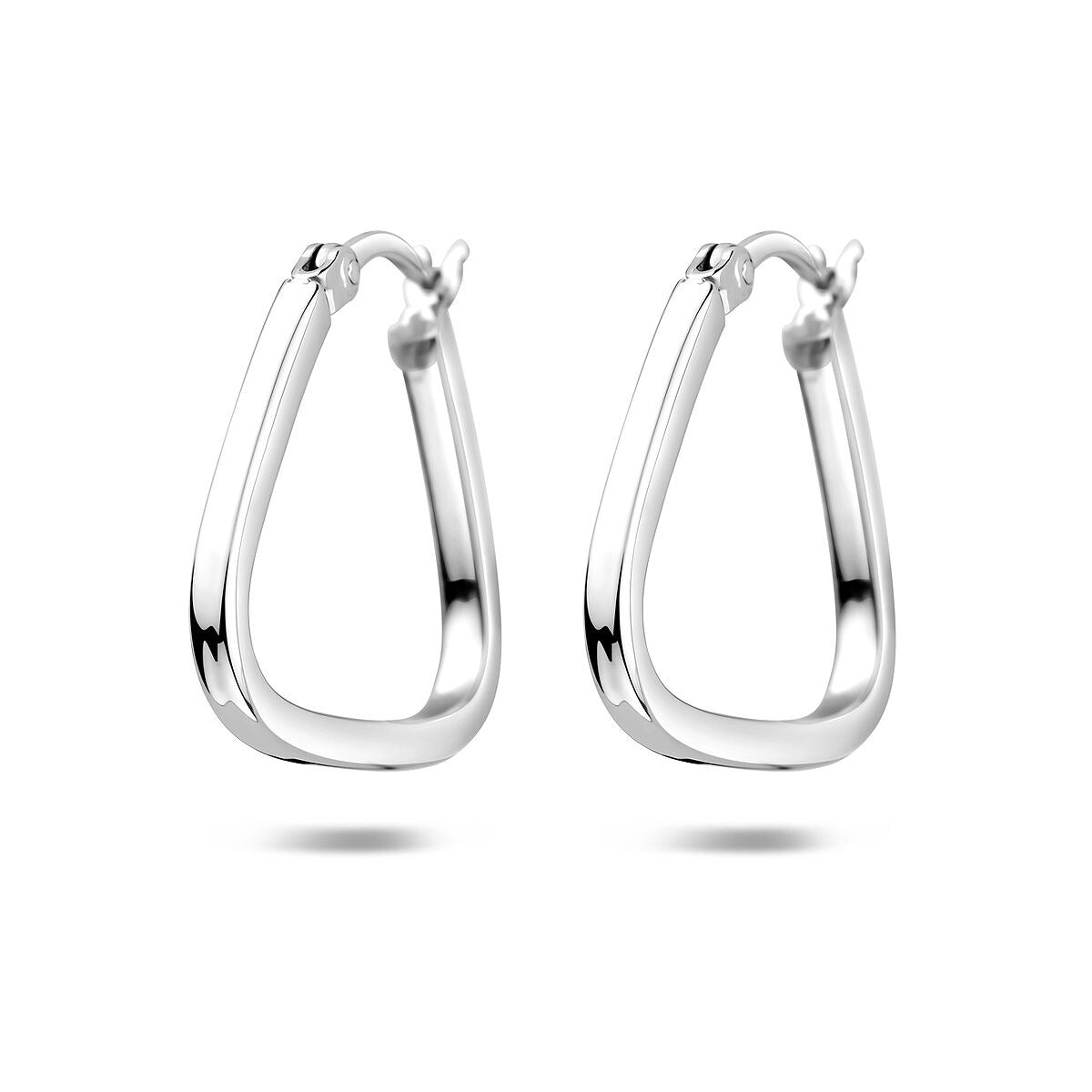 Orecchini alla creola in argento rodiato con finitura raffinata e forma elegante.