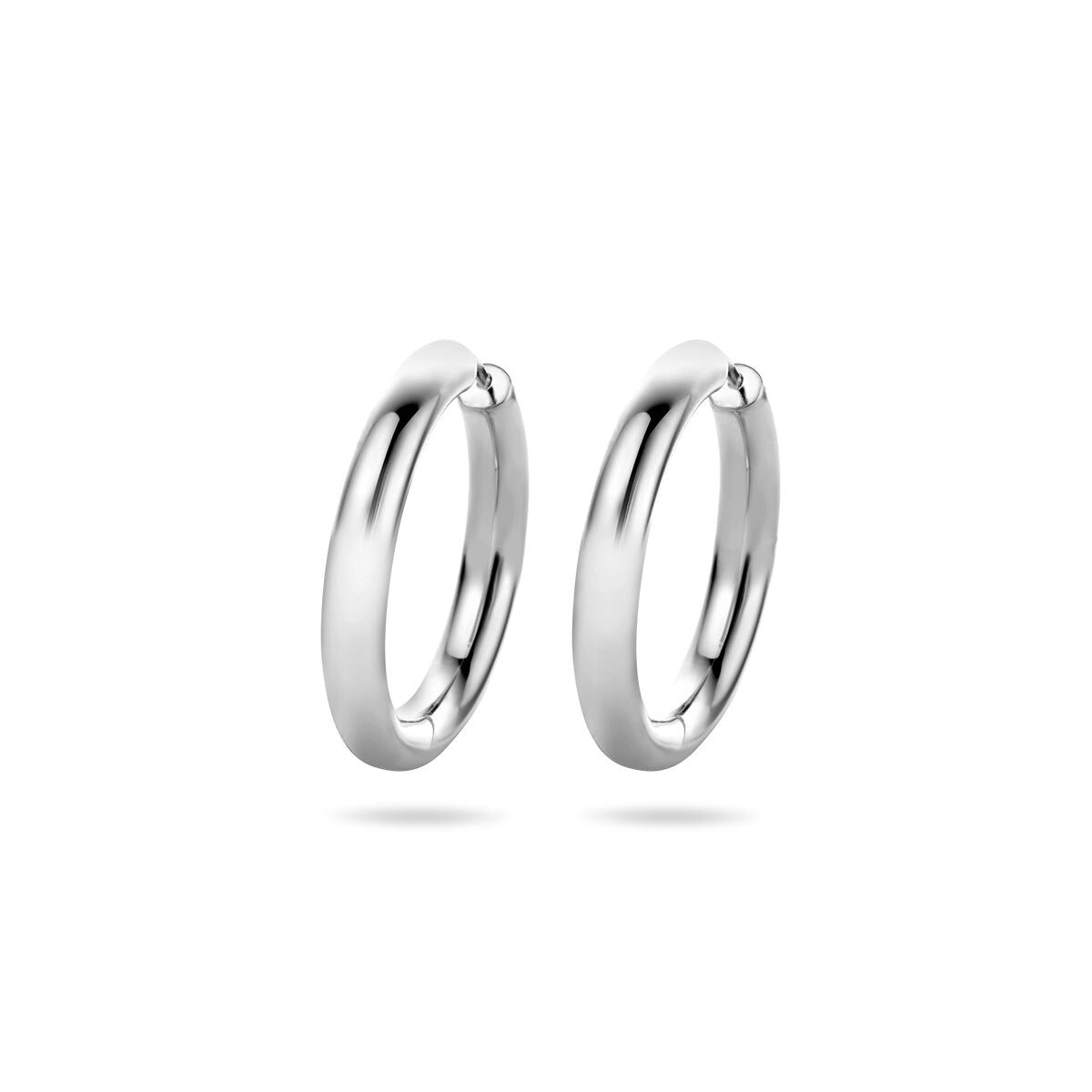 Orecchini alla creola in argento rodiato 925, dimensioni 28x4 mm.