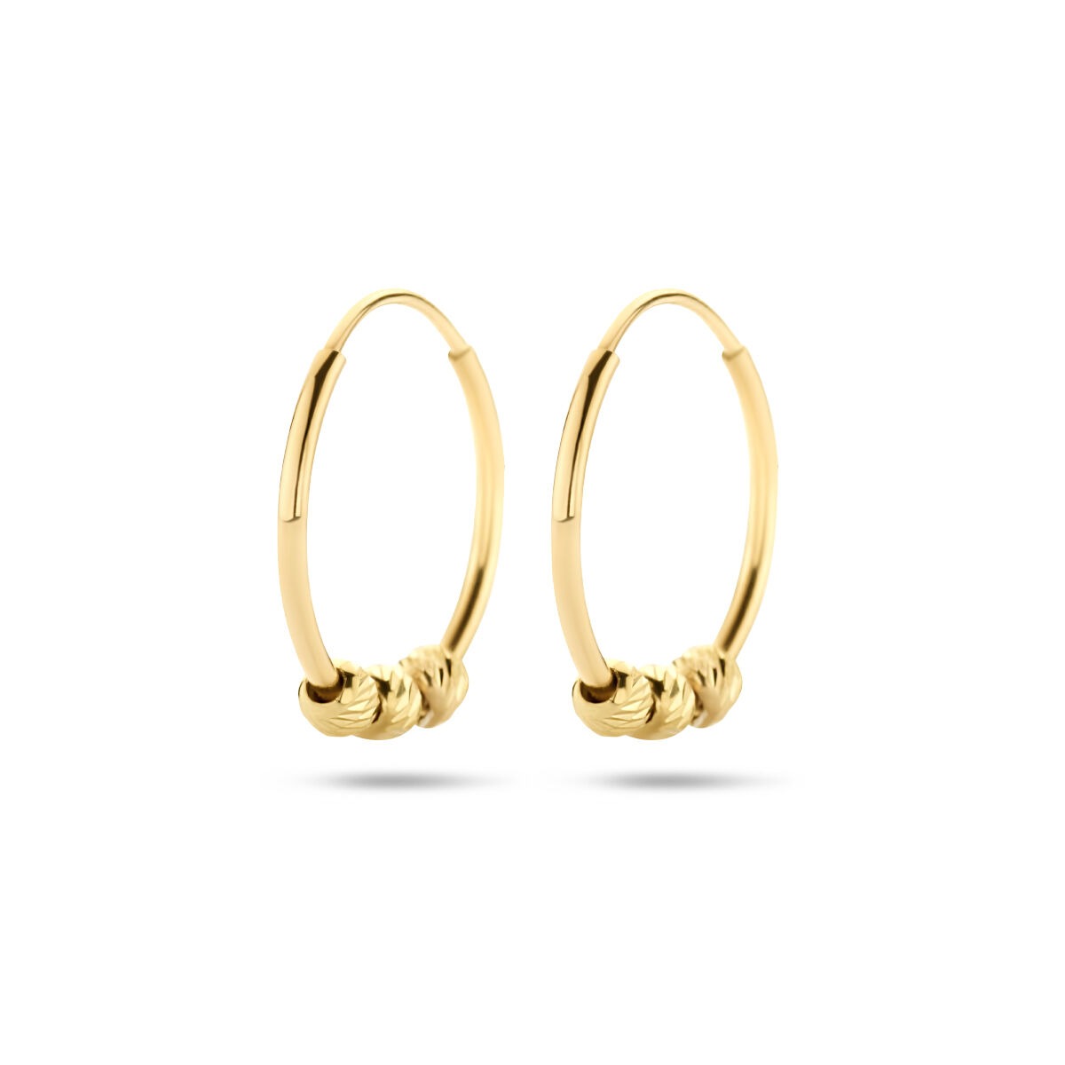Orecchini alla creola in oro giallo 14k con dettagli a pallini, diametro 11 mm.