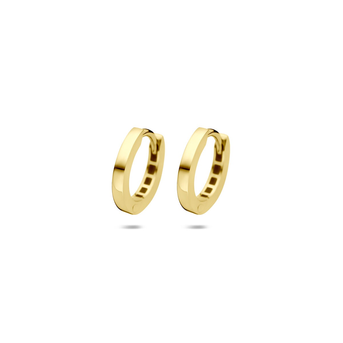 Orecchini alla creola in oro giallo 9k con spessore del tubo di 2 mm.