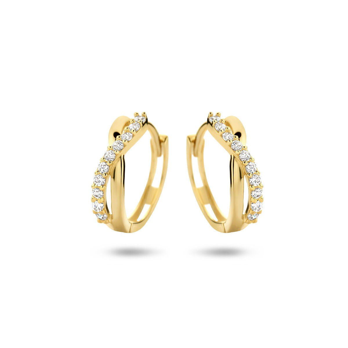 Orecchini alla creola color oro giallo con zirconi, dimensioni 12,5 x 3,5 mm.